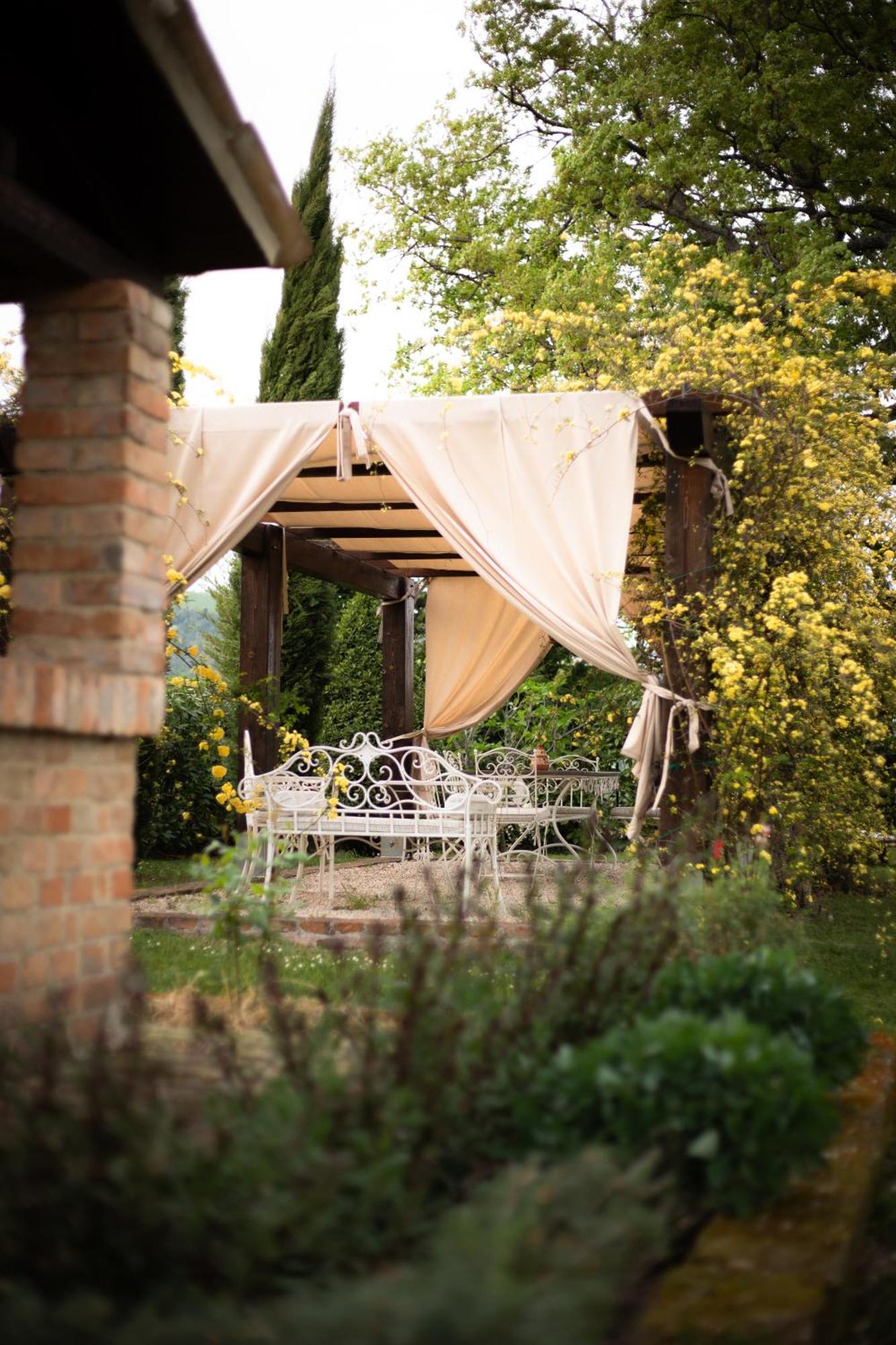 פוסומברונה Ca' Le Cerque, Villa Surrounded By The Marche Nature מראה חיצוני תמונה