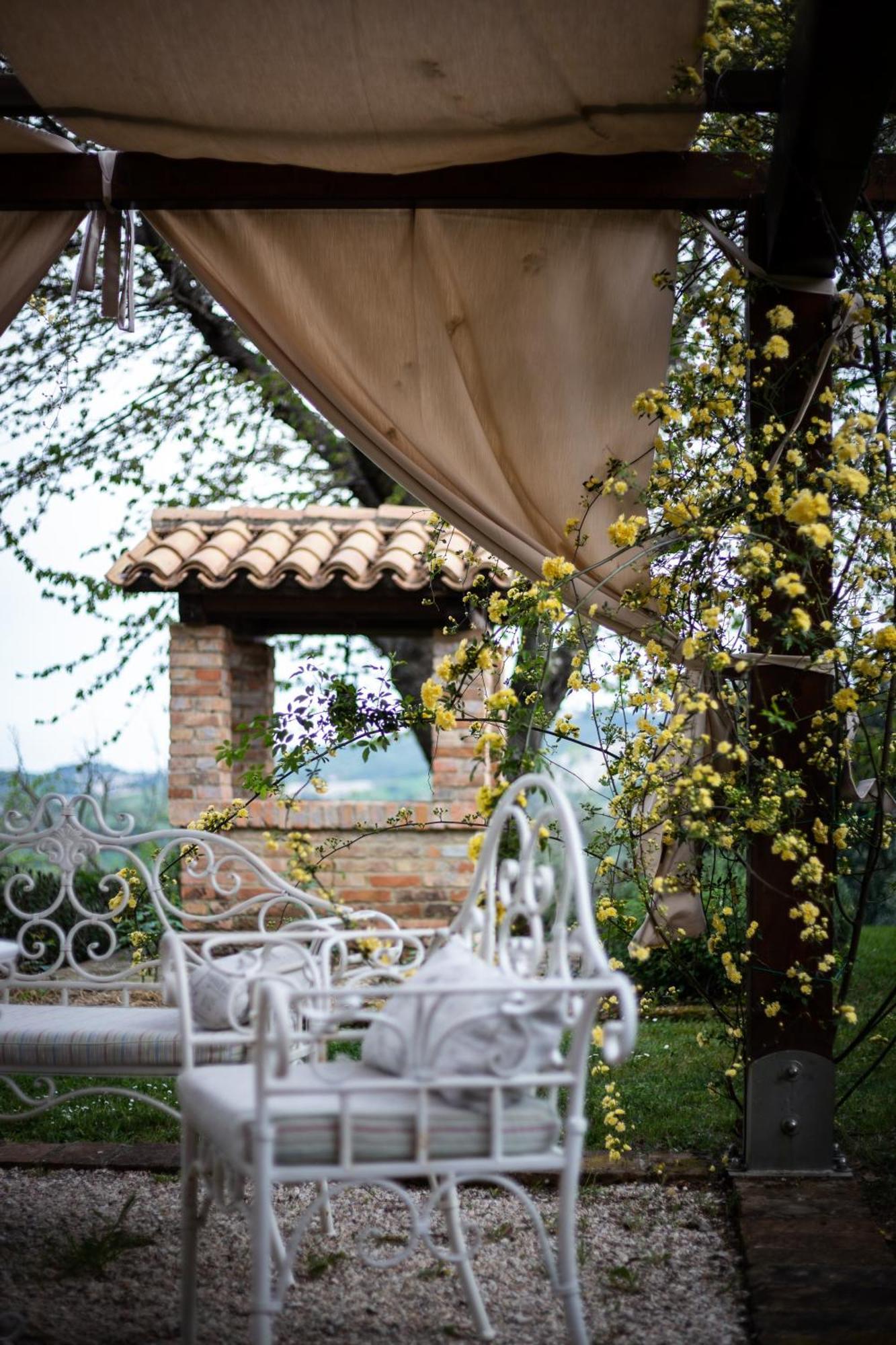 פוסומברונה Ca' Le Cerque, Villa Surrounded By The Marche Nature מראה חיצוני תמונה